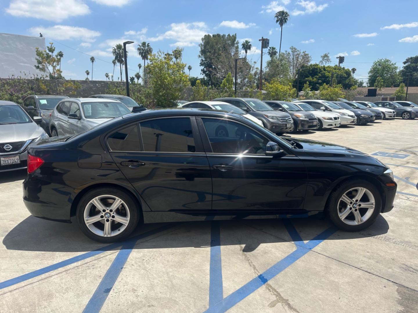 2015 Black Metallic /Black BMW 3-Series 328i SULEV (WBA3C1C58FK) with an 2.0L L4 DOHC 16V engine, 8-Speed Automatic transmission, located at 30 S. Berkeley Avenue, Pasadena, CA, 91107, (626) 248-7567, 34.145447, -118.109398 - Navigation! Leather Seats! Moon-roof! Back up Camera! This 2015 BMW 3-Series 328i SULEV looks and drives well. We can help! We are the bank. All our cars are thoroughly inspected and reconditioned by our technicians. FREE CARFAX report. Stop by or call to speak with our friendly staff. Whether you h - Photo#6